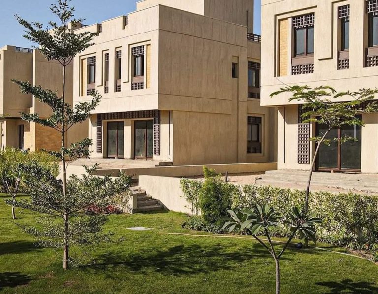 فيلات مميزة داخل كمباوندمساحة 10 فدان (Twin House &
